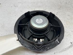 Used Speaker Volkswagen Polo V (6R) 1.2 TDI 12V BlueMotion Price € 15,00 Margin scheme offered by de Nollen autorecycling