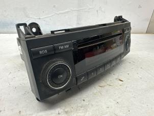 Gebrauchte Radio CD Spieler Mercedes A (W169) 2.0 A-180 CDI 16V 5-Drs. Preis € 50,00 Margenregelung angeboten von de Nollen autorecycling