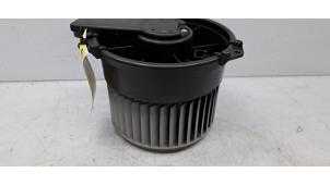 Usagé Ventilateur chauffage Daihatsu Cuore (L251/271/276) 1.0 12V DVVT Prix € 40,00 Règlement à la marge proposé par de Nollen autorecycling