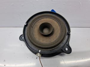 Used Speaker Nissan Almera (N16) 1.5 16V Price € 15,00 Margin scheme offered by de Nollen autorecycling