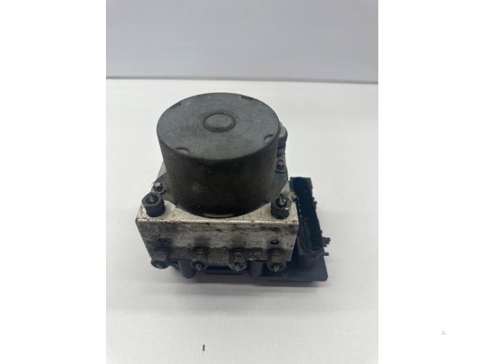 Begagnade ABS-pump Toyota Aygo (B10) 1.0 12V VVT-i Pris € 24,00 Marginaltabell erbjuds av autodemontage denollen