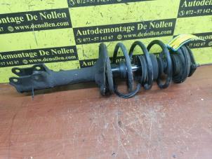 Used Front shock absorber rod, left Nissan Almera (N16) 1.5 16V Price € 50,00 Margin scheme offered by de Nollen autorecycling