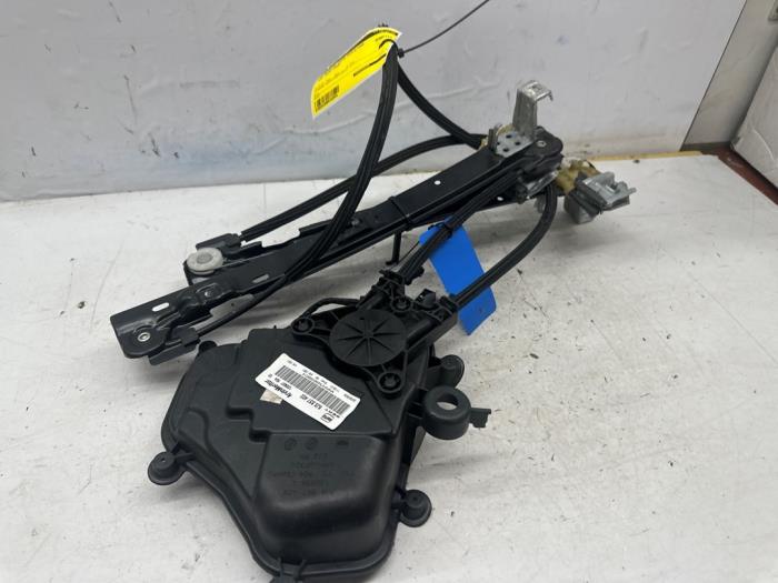 Window mechanism 2-door, front right from a Seat Ibiza IV (6J5) 1.2 12V 2009