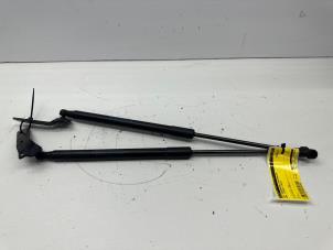 Used Set of tailgate gas struts BMW 1 serie (F20) 116i 1.5 12V Price € 40,00 Margin scheme offered by de Nollen autorecycling