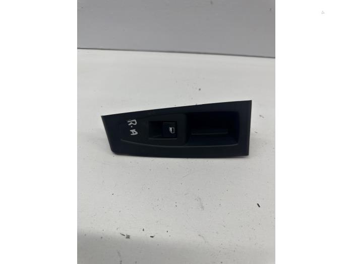 Usados Interruptor de ventanilla eléctrica BMW 2 serie Active Tourer (F45) 218i 1.5 TwinPower Turbo 12V Precio € 25,00 Norma de margen ofrecido por autodemontage denollen