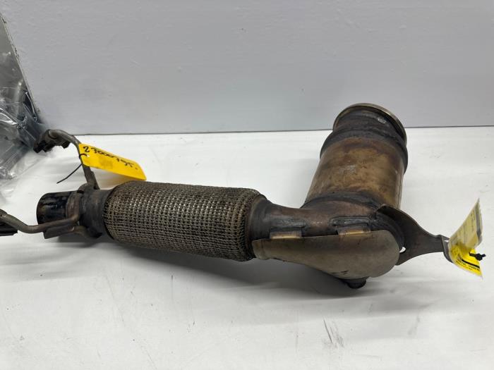 Catalytic converter from a BMW 2 serie Active Tourer (F45) 218i 1.5 TwinPower Turbo 12V 2016