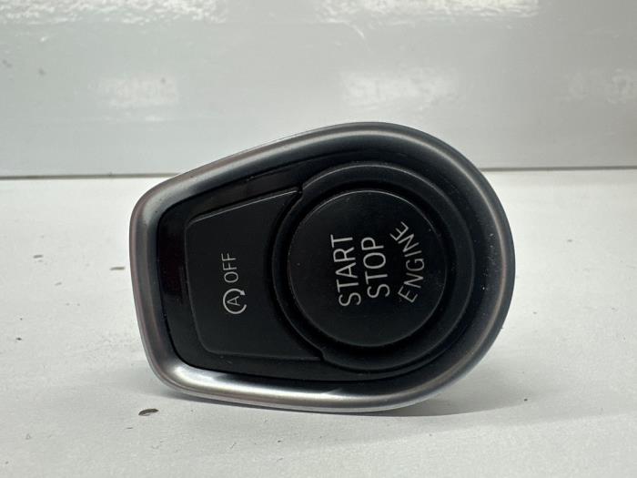 Używane Przelacznik Start/Stop BMW 1 serie (F20) 118d 2.0 16V Cena € 19,00 Procedura marży oferowane przez autodemontage denollen