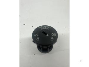 Used Airbag switch BMW 1 serie (F20) 118d 2.0 16V Price € 14,95 Margin scheme offered by de Nollen autorecycling
