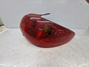 Used Taillight, right Peugeot 206 (2A/C/H/J/S) 1.4 XR,XS,XT,Gentry Price € 30,00 Margin scheme offered by de Nollen autorecycling