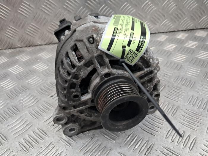 Begagnade Dynamo Volkswagen Polo IV (9N1/2/3) 1.4 16V Pris € 50,00 Marginaltabell erbjuds av autodemontage denollen