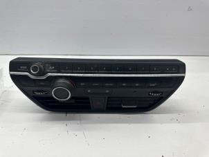 Usados Panel de control de radio BMW i3 (I01) i3 Precio de solicitud ofrecido por de Nollen autorecycling