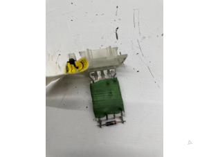 Used Heater resistor BMW Mini One/Cooper (R50) 1.6 16V One Price € 25,00 Margin scheme offered by de Nollen autorecycling