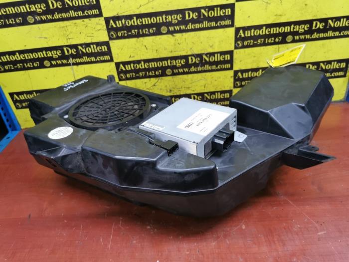 Używane Subwoofer Audi A4 Avant Quattro (B6) 2.5 TDI V6 24V Cena na żądanie oferowane przez autodemontage denollen