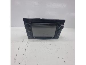 Używane Radioodtwarzacz CD Opel Corsa D 1.2 16V Cena na żądanie oferowane przez de Nollen autorecycling