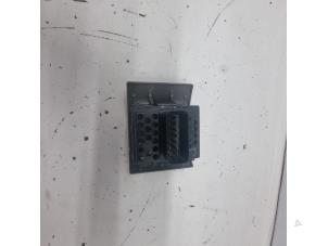 Used Electric window switch Chrysler PT Cruiser 2.0 16V Price € 30,00 Margin scheme offered by de Nollen autorecycling
