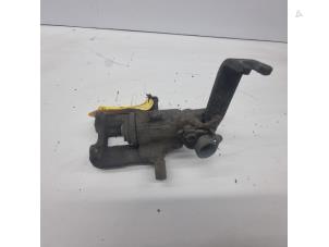 Used Rear brake calliper, left Nissan Almera (N16) 1.5 16V Price € 40,00 Margin scheme offered by de Nollen autorecycling
