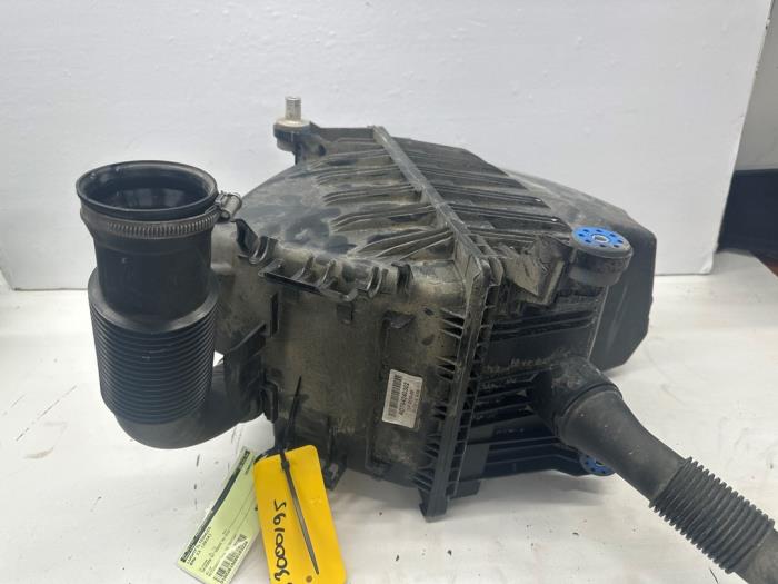 Cuerpo de filtro de aire de un BMW i3 (I01) i3 2018