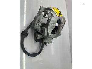 Used Front brake calliper, right Renault Twingo III (AH) ZE R80 Price € 75,00 Margin scheme offered by de Nollen autorecycling