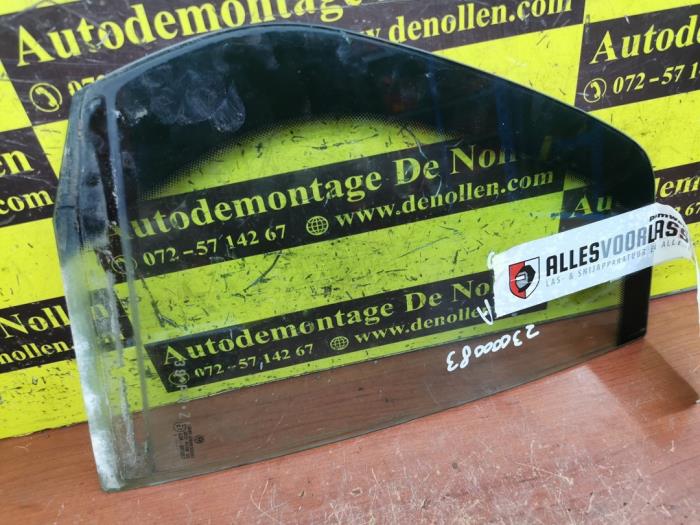 Usados Ventanilla triangular derecha detrás Volkswagen Golf V (1K1) 1.4 FSI 16V Precio € 40,00 Norma de margen ofrecido por autodemontage denollen