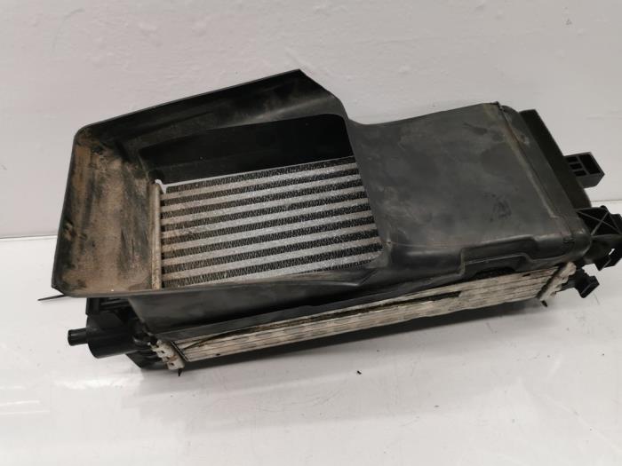 Intercooler d'un Ford Focus 3 1.0 Ti-VCT EcoBoost 12V 125 2013