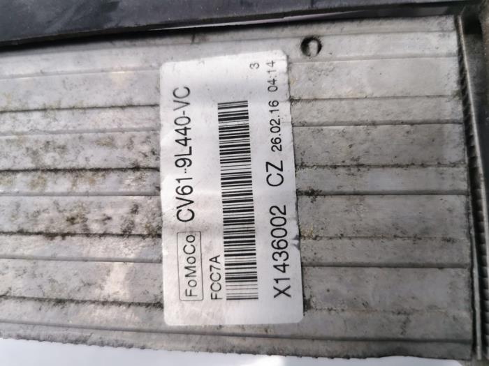 Intercooler d'un Ford Focus 3 1.0 Ti-VCT EcoBoost 12V 125 2013