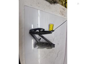Used Bonnet Hinge Opel Insignia 1.8 16V Ecotec Price € 30,00 Margin scheme offered by de Nollen autorecycling