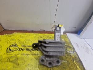 Engine mount from a Opel Insignia 1.8 16V Ecotec 2012