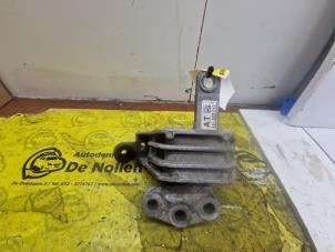 Engine mount from a Opel Insignia 1.8 16V Ecotec 2012