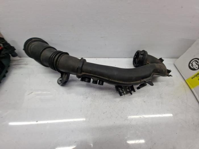 Turbo hose from a Mercedes-Benz A (177.0) 2.0 A-250 Turbo 16V 2018