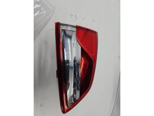 Używane Tylne swiatlo pozycyjne prawe Ford EcoSport (JK8) 1.0 EcoBoost 12V 125 Cena € 75,00 Procedura marży oferowane przez de Nollen autorecycling