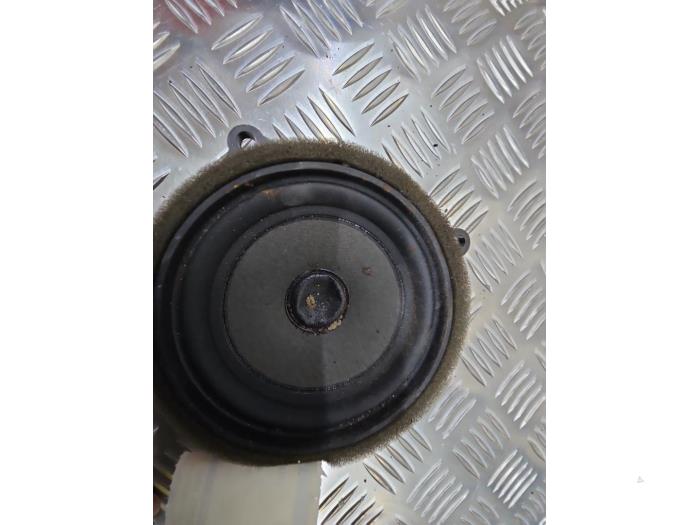 Używane Glosnik Mini Countryman (F60) 2.0 Cooper D Cena € 24,14 Z VAT oferowane przez autodemontage denollen