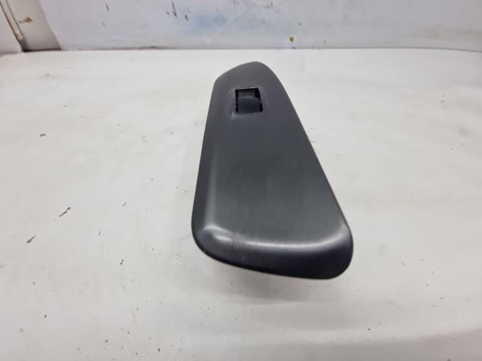 Usados Interruptor de ventanilla eléctrica Mitsubishi Lancer Wagon (CS/CT) 1.6 16V Precio € 20,00 Norma de margen ofrecido por autodemontage denollen