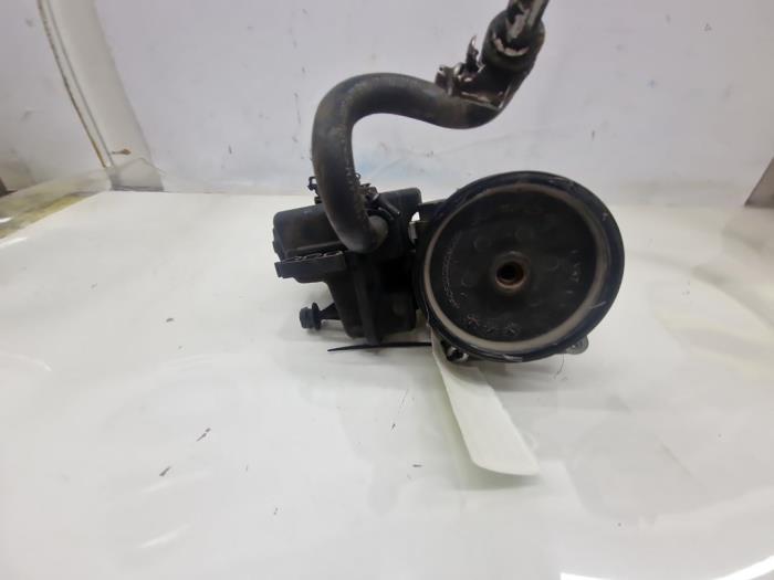 Begagnade Servostyrningspump Seat Altea (5P1) 1.8 TFSI 16V Pris € 121,00 Inklusive moms erbjuds av autodemontage denollen