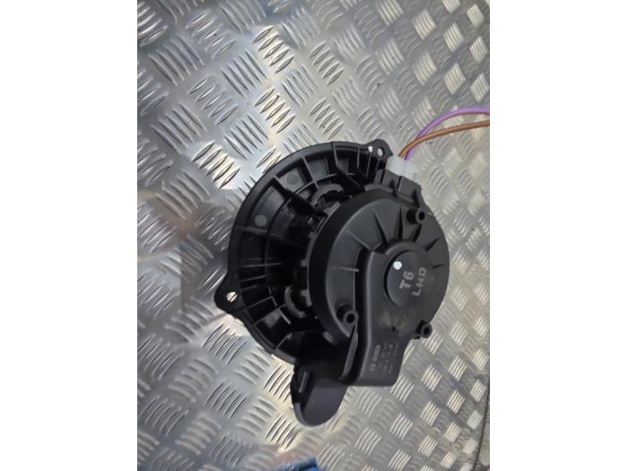 Heating and ventilation fan motor from a Ford Ranger 2.2 TDCi 16V 150 4x4 2013