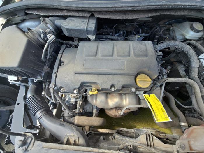Używane Silnik Opel Corsa E 1.4 16V Cena € 1.350,00 Procedura marży oferowane przez autodemontage denollen