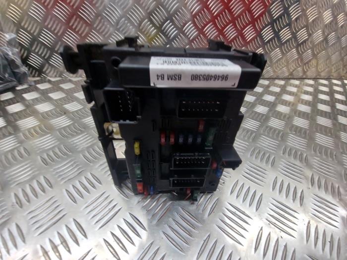 Begagnade Säkringsbox Peugeot 206 (2A/C/H/J/S) 1.4 XR,XS,XT,Gentry Pris € 55,00 Marginaltabell erbjuds av autodemontage denollen