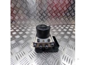 Bloc ABS d'un Peugeot 207/207+ (WA/WC/WM) 1.4 2013