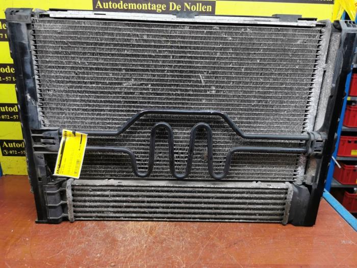 Usagé Radiateur BMW 1 serie (E87/87N) 118d 16V Prix € 120,00 Règlement à la marge proposé par autodemontage denollen