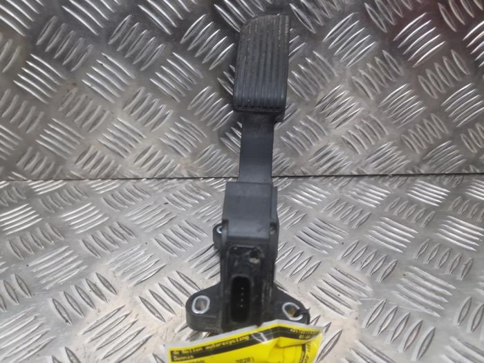 Używane Pedal gazu Citroen C1 1.0 12V VVT-i Cena € 30,00 Procedura marży oferowane przez autodemontage denollen