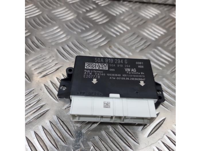 Begagnade PDC-modul Skoda Octavia Combi (5EAC) 2.0 TSI RS 245 16V Pris € 49,95 Marginaltabell erbjuds av autodemontage denollen