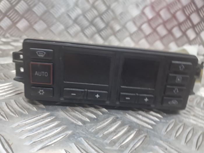 Używane Panel climatronic Audi A3 (8L1) 1.8 20V Turbo Cena € 29,95 Procedura marży oferowane przez autodemontage denollen