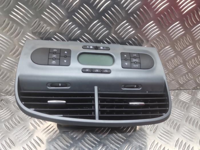Używane Panel climatronic Seat Altea XL (5P5) 1.8 TFSI 16V Cena € 50,00 Procedura marży oferowane przez autodemontage denollen