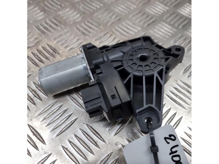 Usados Motor de ventanilla de puerta Mercedes GLA (156.9) 1.6 180 16V Precio € 40,00 Norma de margen ofrecido por autodemontage denollen