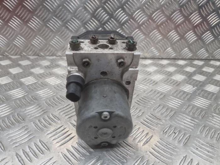 Begagnade ABS-pump Citroen C8 (EA/EB) 2.0 16V Pris € 142,00 Marginaltabell erbjuds av autodemontage denollen