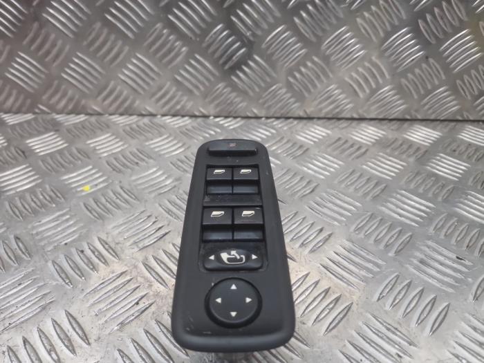 Usados Interruptor de ventanilla eléctrica Citroen C8 (EA/EB) 2.0 16V Precio € 35,00 Norma de margen ofrecido por autodemontage denollen