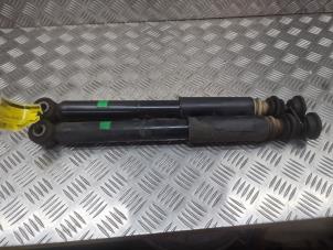 Used Shock absorber kit Renault Twingo III (AH) 1.0 SCe 70 12V Price € 50,00 Margin scheme offered by de Nollen autorecycling