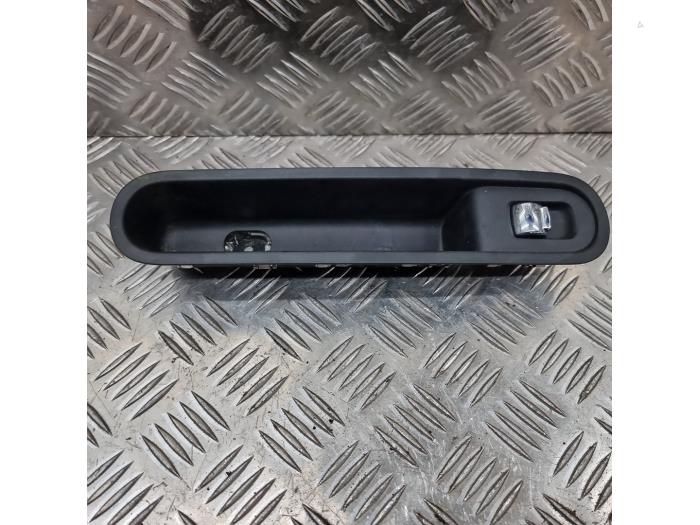 Usados Interruptor de ventanilla eléctrica Mini Countryman (R60) 2.0 Cooper SD 16V Precio € 25,00 Norma de margen ofrecido por autodemontage denollen