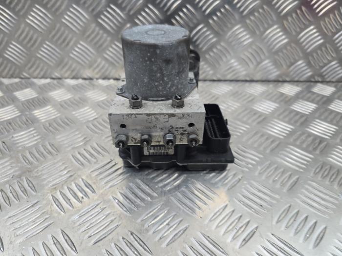 Gebrauchte ABS Pumpe Audi A4 (B8) 1.8 TFSI 16V Preis € 119,00 Margenregelung angeboten von autodemontage denollen