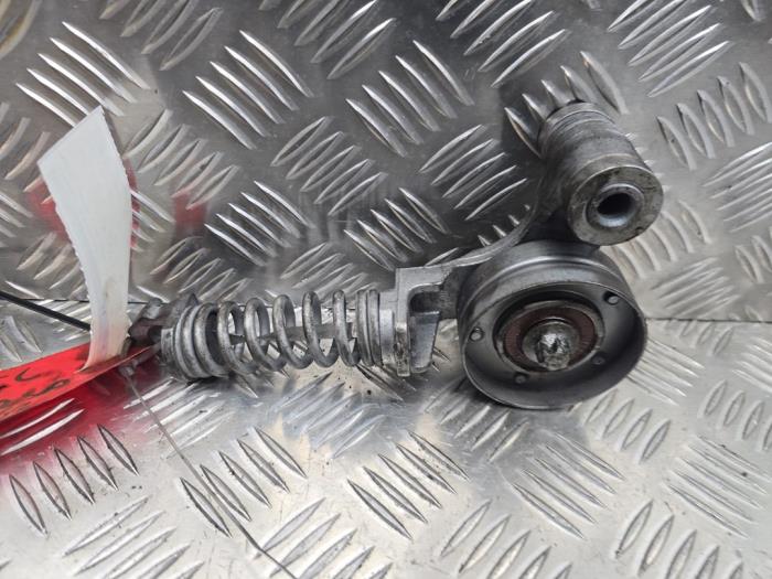 Usados Tensor correa múltiple Opel Corsa C (F08/68) 1.2 16V Precio € 25,00 Norma de margen ofrecido por autodemontage denollen