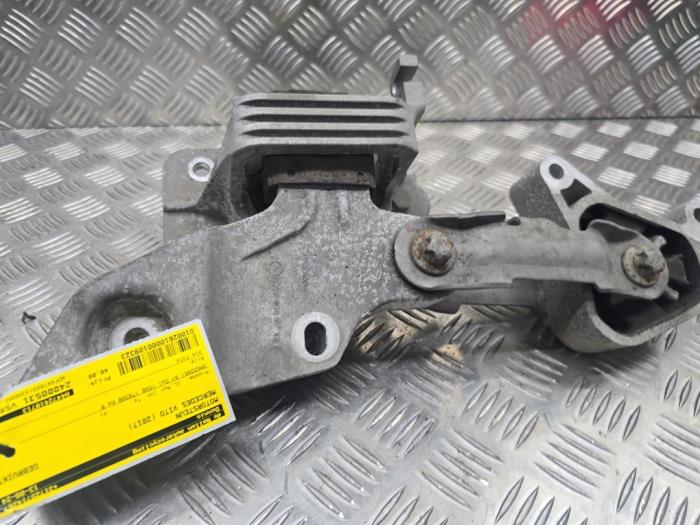 Used Engine mount Mercedes Vito (447.6) 1.6 109 CDI 16V Price € 40,00 Margin scheme offered by autodemontage denollen